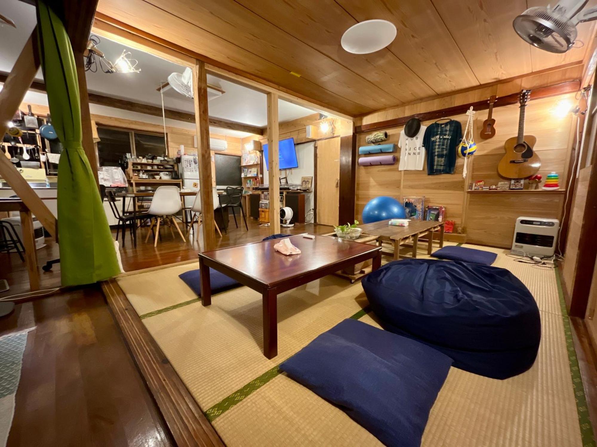奄美ゲストハウス Hub A Nice Inn Setouchi  Экстерьер фото